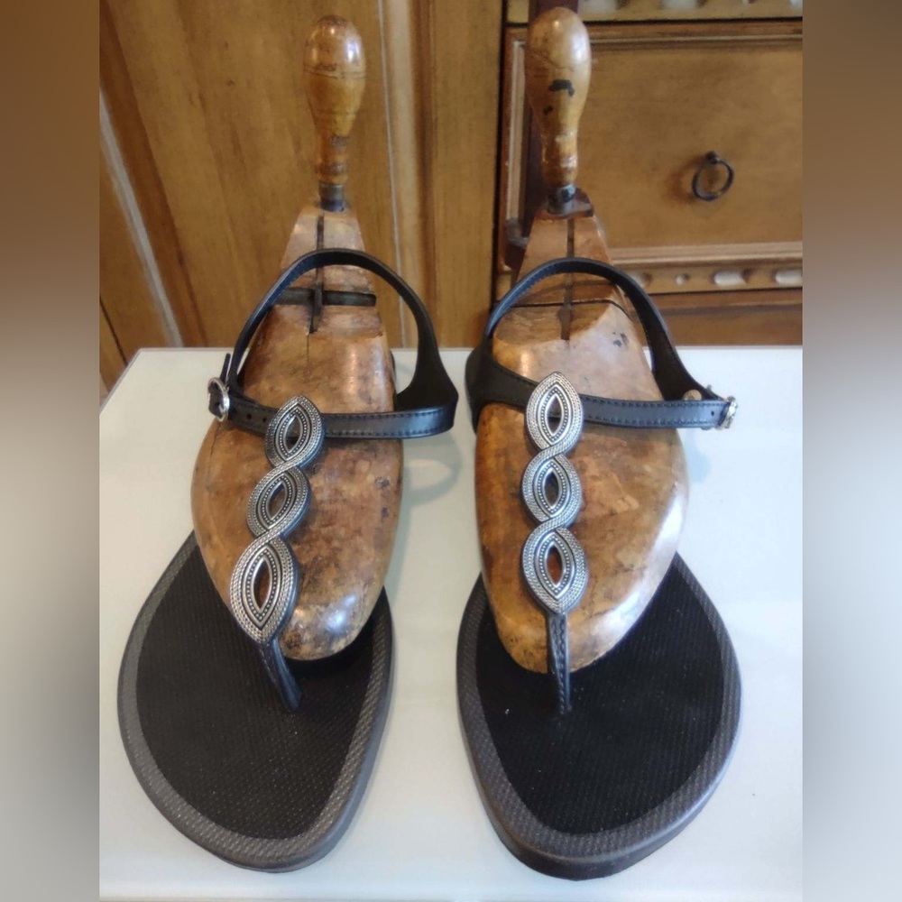 WEST Loop Sandals Size 6 EURO 36 NWOT